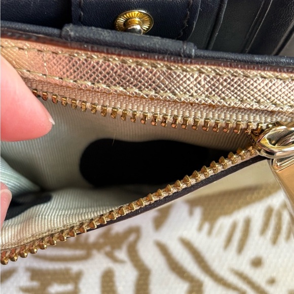 Kate Spade ♠️ Gold Mini Wallet - Picture 6 of 8